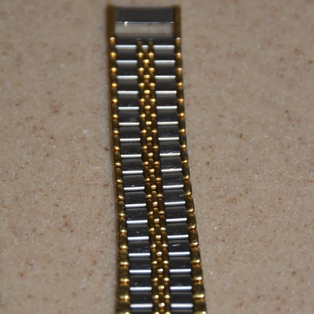 VINTAGE ESTATE MAYORS SAPPHIRE CRYSTAL DATEJUST SWISS MOVEMENT GOLD BAND WATCH